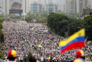 Guevara llama a “desobediencia civil” contra decretos que prohíben protestas en Táchira y Vargas