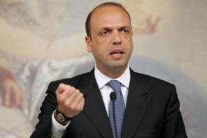 Ministro italiano condena la violencia en Venezuela y pide respeto de DDHH