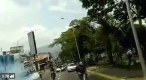 PNB ataca a manifestantes que se concentraban en San Cristóbal este #20A