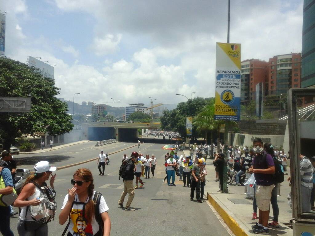 Reprimieron a manifestantes en Las Mercedes #22A (fotos + videos)