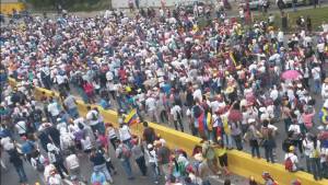 A las 11:30 inició movilización desde el distribuidor Santa Fe hacia Altamira (Fotos + Video)