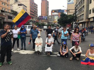 El plantón inició en Chacao #24A (Fotos)