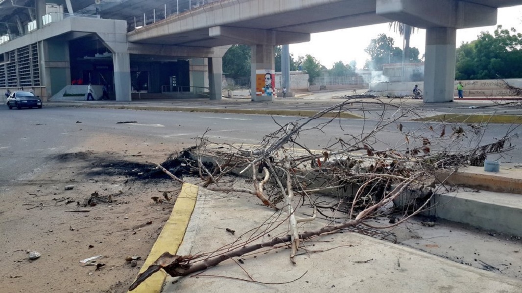 Protesta retrasó operaciones en el Metro de Maracaibo y colapsó el tránsito este #24A