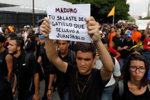 Padres de Juan Pablo Pernalete rompieron en llanto al recordar la muerte de su hijo a manos de los esbirros de Maduro