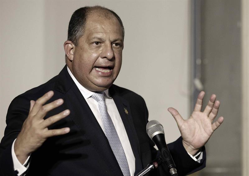 Presidente de Costa Rica: Venezuela debe respetar derechos humanos aunque salga de OEA