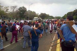 Movimiento Estudiantil y FCU LUZ continúan protestando en rechazo a la represión (Fotos)