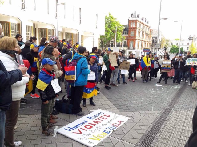 Venzolanos en Londres dicen #NoMás