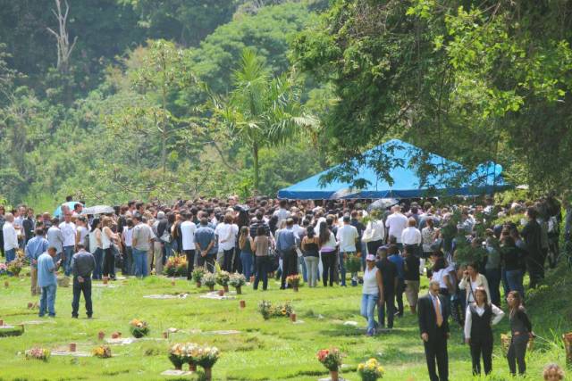 Una multitud le dio el último adiós a Juan Pernalete en Caracas. Foto: Régulo Gómez /LaPatilla