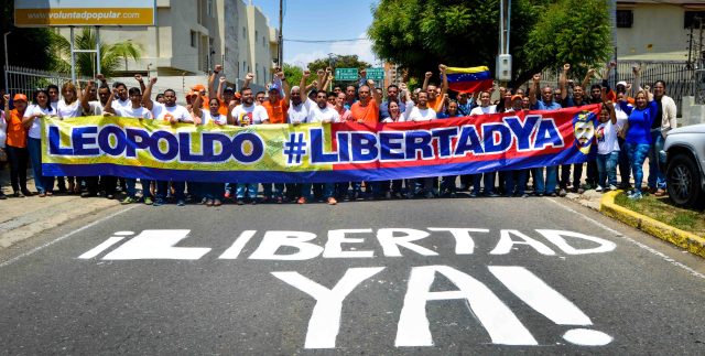 MIlitantes de Voluntad Popular se solidarizaron con el preso político Leopoldo López en su cumpleaños (Foto: Comunicaciones VP Zulia)