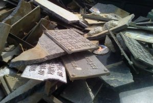 Denuncian destrozos a lápidas del Cementerio Metropolitano de Lara (Fotos)