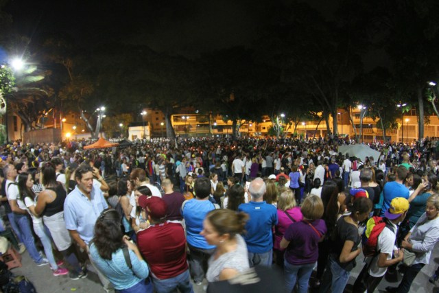 Venezolanos acudieron a la vigilia en honor a los caídos. Foto: La Patilla 