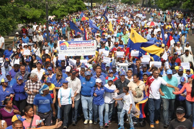 Eveling de Rosales, alcaldesa de Maracaibo acompañó a la multitud este 1° de mayo