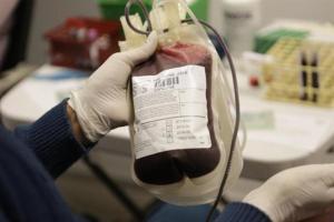 Denuncian negocio del Gobierno cubano con la venta de sangre