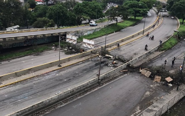 Represión con bombas lacrimógenas en El Paraíso este #2May / Foto @samucalderon