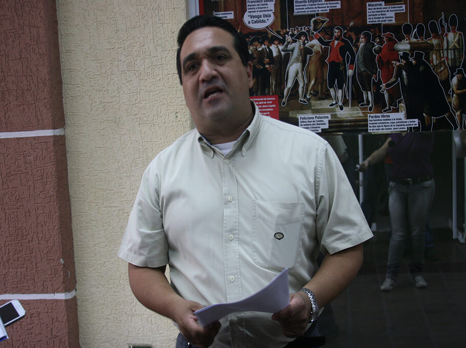 Luis Edgardo Mata: Maduro anunció su salida del orden constitucional