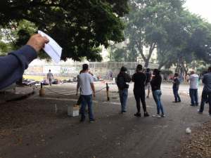 Continúa represión a manifestantes en La Urbina (Fotos + Video)