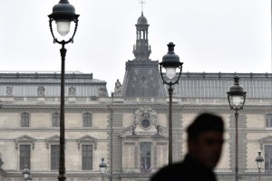 Cerrado el Museo del Louvre por 24 horas
