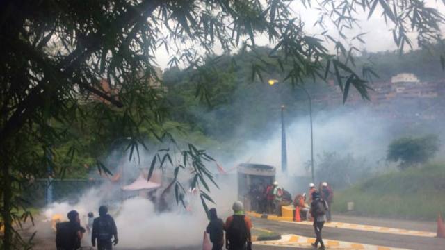 Represión a estudiantes de la Unimet en la autopista Gran Mariscal de Ayacucho