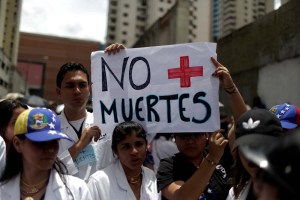 Venezolanos envían medicinas desde México para aliviar la crisis humanitaria