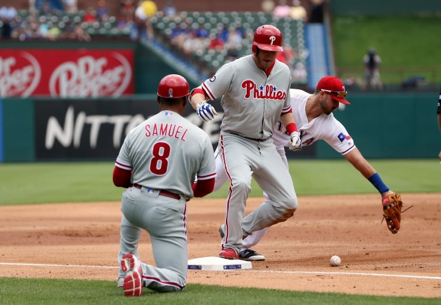 Un encuentro entre los Filis de Filadelfia y los Rangers de Texas (Foto: Reuters)