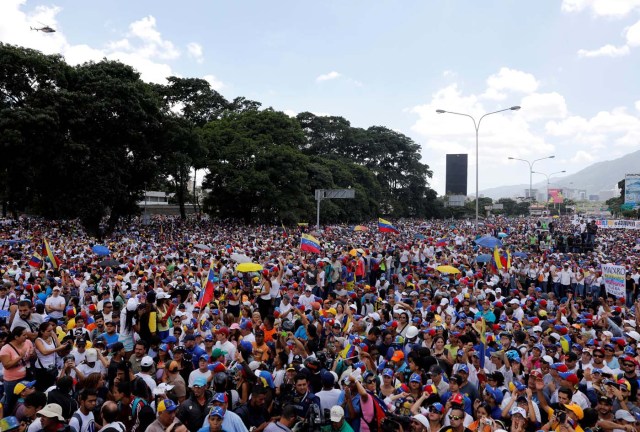 Opposition supporters rally against President Nicolas Maduro in Caracas, Venezuela, May 20, 2017. REUTERS/Carlos Garcia Rawlins