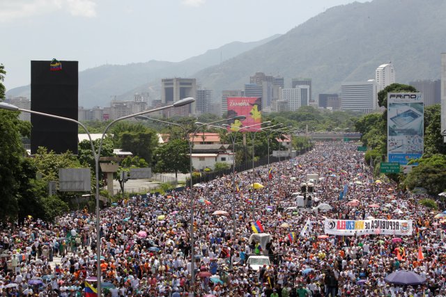 Opposition supporters rally against President Nicolas Maduro in Caracas, Venezuela, May 20, 2017. REUTERS/Christian Veron