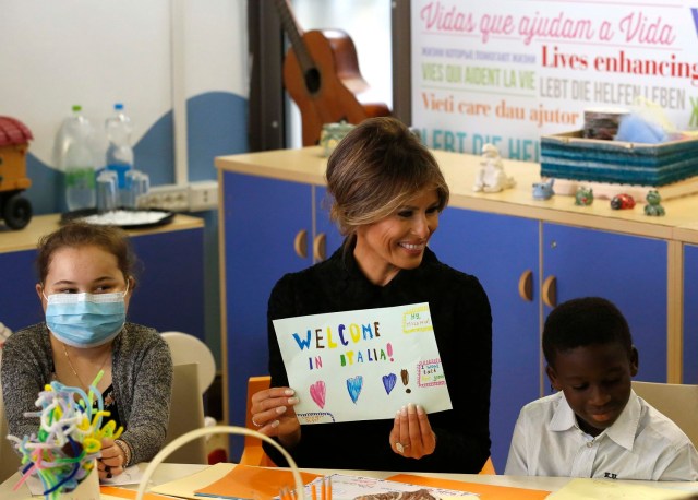 U.S. first lady Melania Trump visits the Bambino Gesu hospital in Rome, Italy, May 24, 2017. REUTERS/Remo Casilli