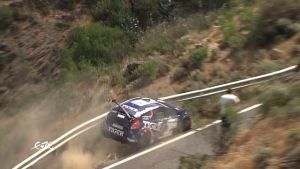 ¡De milagro!.. Un piloto de rally burló la muerte en plena carrera en las Islas Canarias (Video)