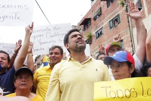 Petareños toman las calles para exigir respeto a la Constitución, y No al fraude”