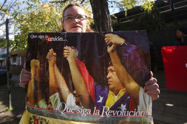 Manifestantes protestaron cerca de la embajada de Venezuela en Chile (Foto: EFE)