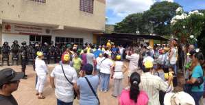 Abuelos se concentran en la Defensoría del Pueblo en Nueva Esparta #12May (Fotos)
