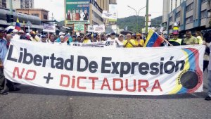En Carabobo los abuelos también tomaron las calles por Venezuela #12May (Fotos)