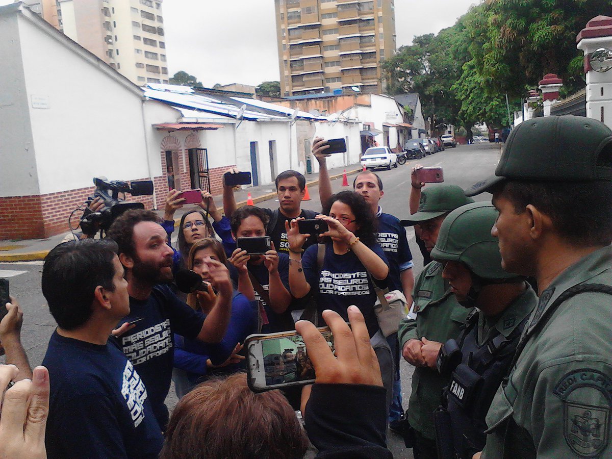 Comunicadores acudieron a Comandancia General de la GNB para denunciar agresiones #19May (Fotos + Video)