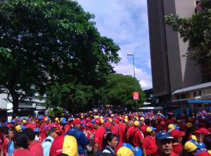 Oficialistas se concentran en la Av. Andrés Bello de Caracas #20May