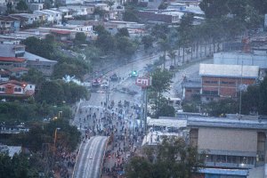 Extraoficial: Colapsó ambulatorio en San Antonio de Los Altos tras la gran cantidad de heridos este #20May