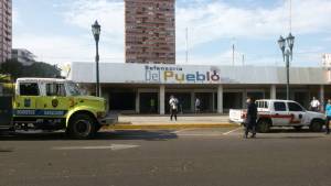 Quemaron sedes de la Defensoría del Pueblo y del Inavi en Zulia (Videos + Fotos)