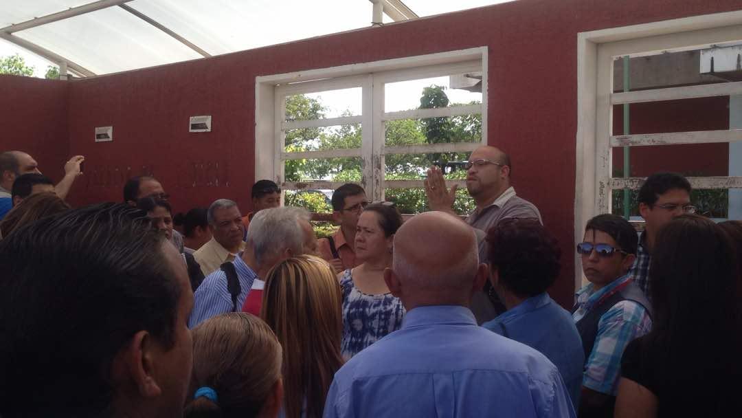 Familiares de detenidos cierran el acceso al Palacio de Justicia en Guayana