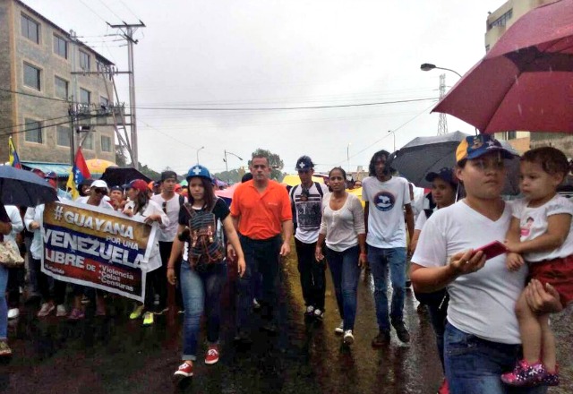 Foto: Francisco Sucre condenó la burla de Tibisay Lucena contra el pueblo.