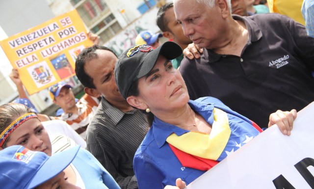 Eveling de Rosales participó en la marcha de los abogados en rechazo a la constituyente