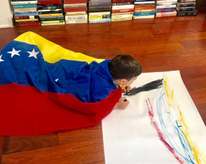 Con solo 4 años, hijo de Leopoldo López realiza pancarta por Venezuela #31May