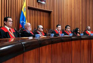 TSJ amenaza con posible detención a ocho alcaldes opositores si no evitan trancas en sus Municipios