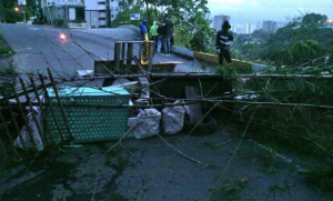 Reportan barricadas en Las Minas de Baruta #22May