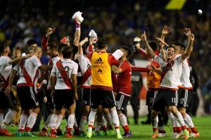 Boca Juniors cae ante River Plate, que ahora lo acecha junto a San Lorenzo