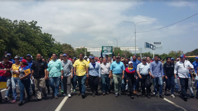 UNT caminó junto al pueblo en la Marcha de Los Libertadores