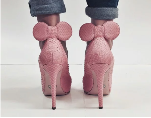¡Para morir de amor! Zapatillas “Minnie Mouse”: Los tacones que toda chica Disney debe pisar