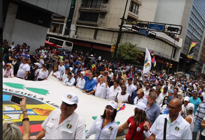 Ramos Allup: Venezuela quiere calle y no referéndum consultivo ni nada que se le parezca