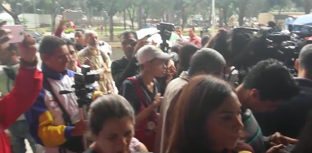 Solicitan a Fiscalía actuación ante agresiones a trabajadores de la prensa #16May (Video)
