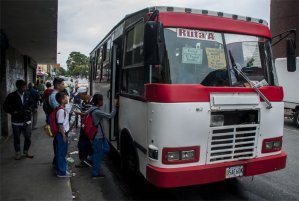 Bloque de transportistas denuncia que el gobierno les debe seis meses de subsidio estudiantil