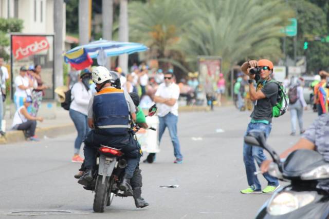 Aislados a la manifestación de la Unidad, resultaron heridos luego de que la GN los reprimiera con gases en la Fajardo. Foto: Régulo Gómez / LaPatilla.com