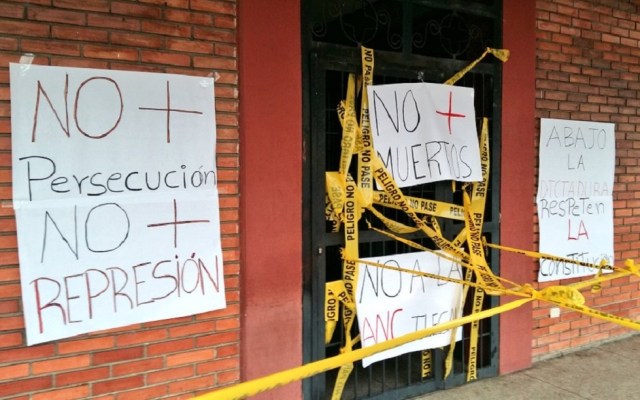 Diputados de la oposición clausuraron oficina regional del CNE en Monagas / Foto @NotiCalleMON 